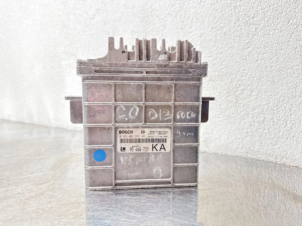 Variklio valdymo blokas