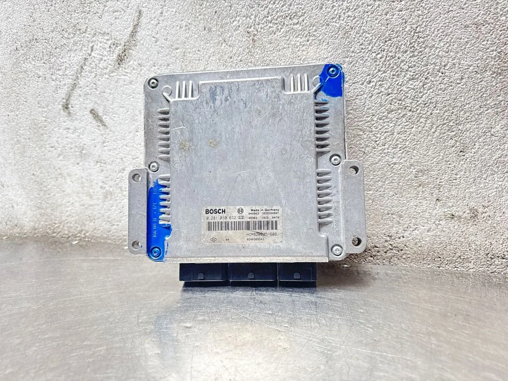 Engine control unit/module – Renault Trafic II (X83) (2001-2014)