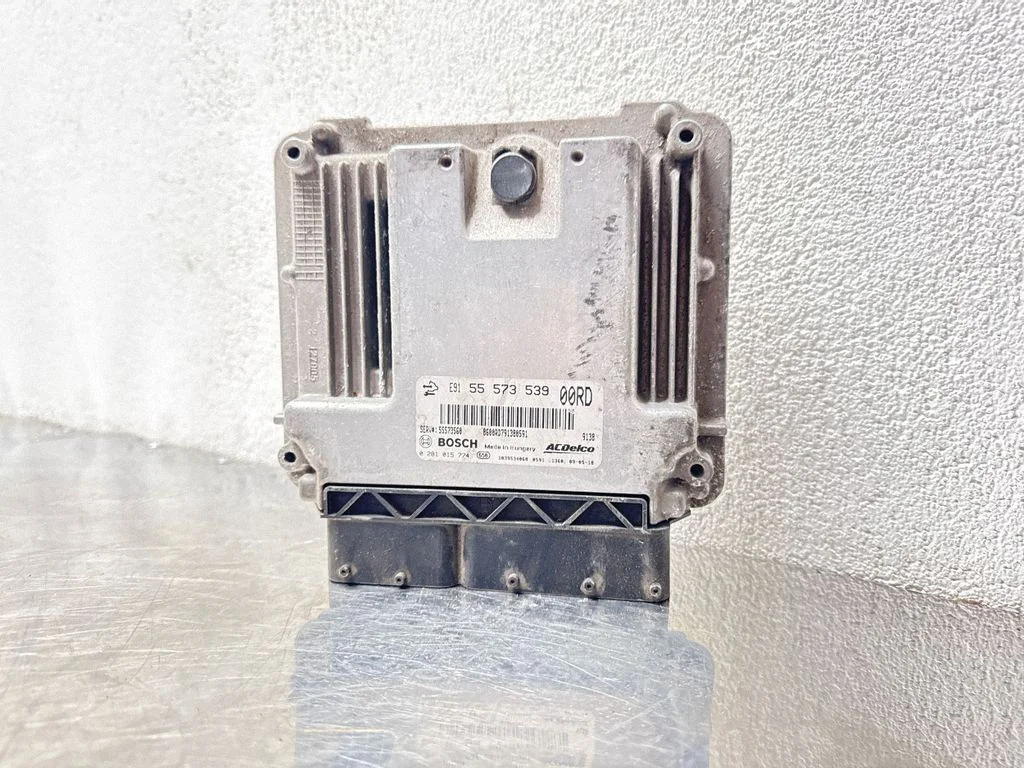 Dzinēja vadības bloks – Opel Insignia A (2008-2017)