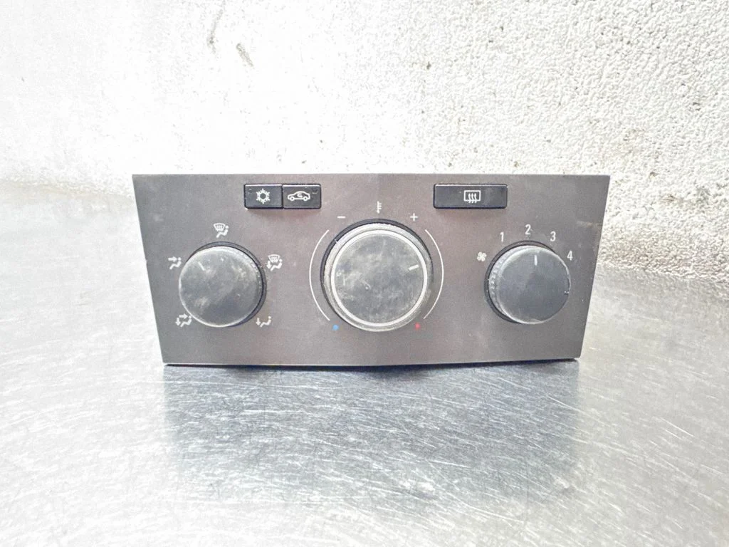 Climate control unit 13201300