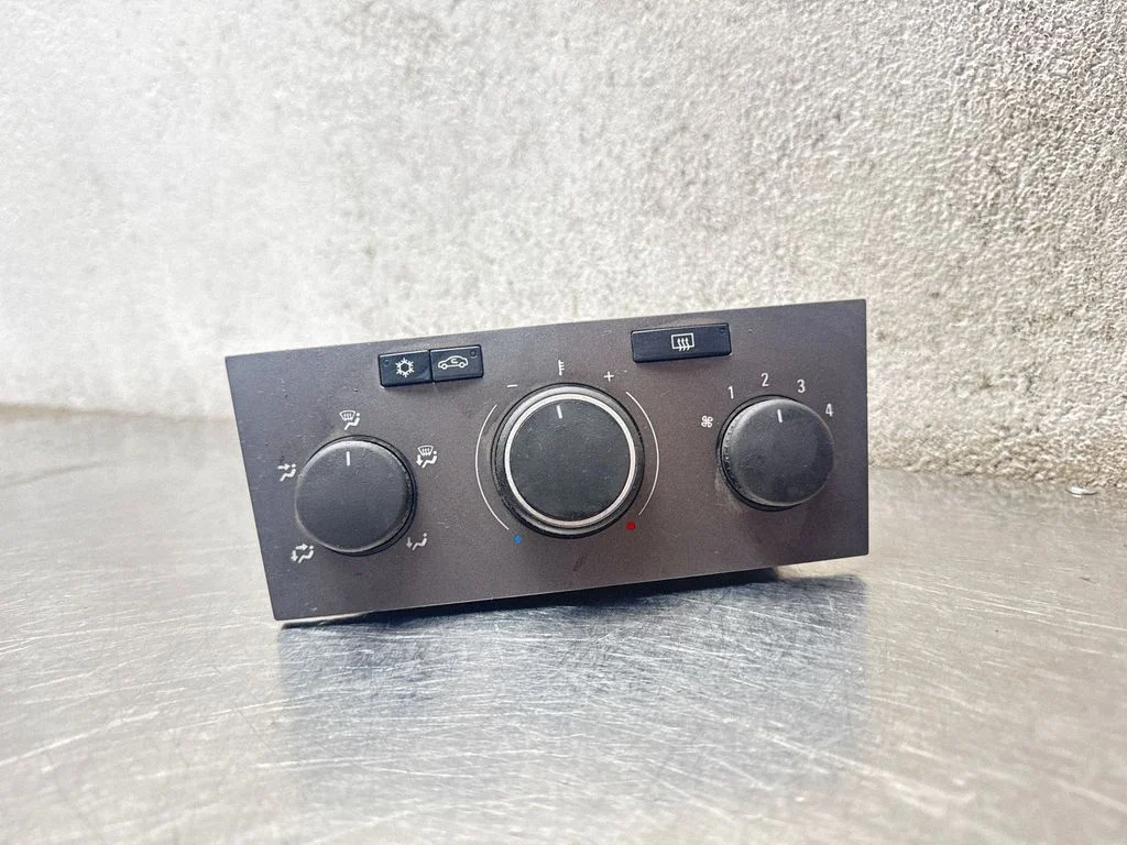 Climate control unit 13201300