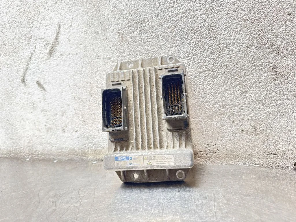 Variklio valdymo blokas