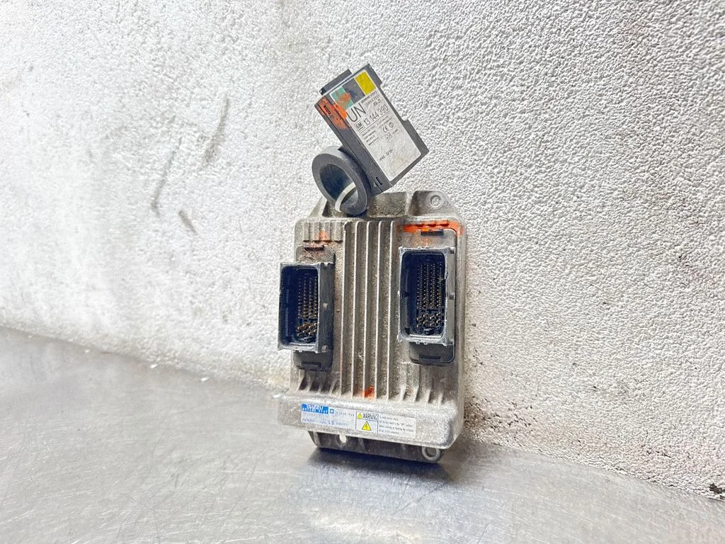 Variklio valdymo blokas