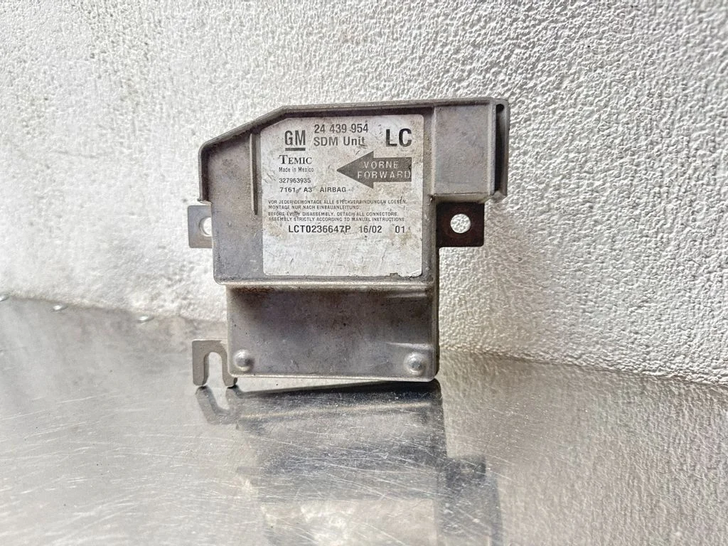 Oro pagalvių valdymo blokas