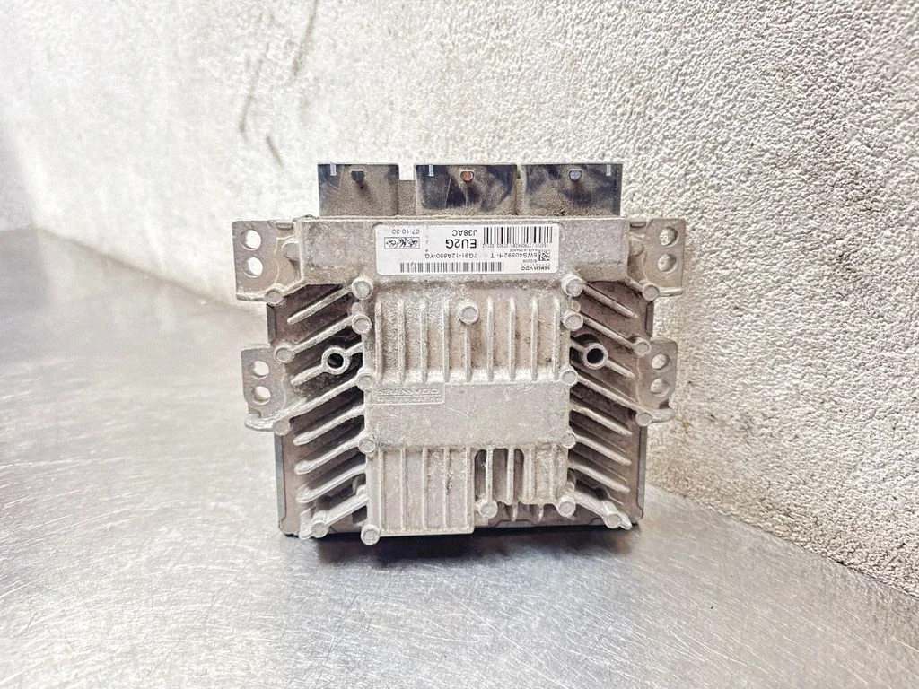 Dzinēja vadības bloks 7G9112A650YG