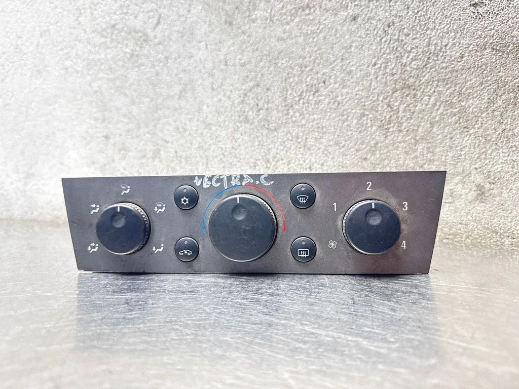 Climate control unit 13138190