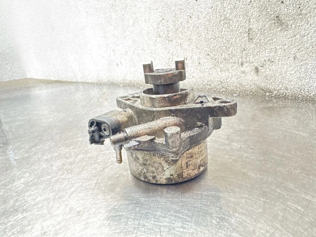 Vacuum pump – Opel Corsa D (2006-2014)