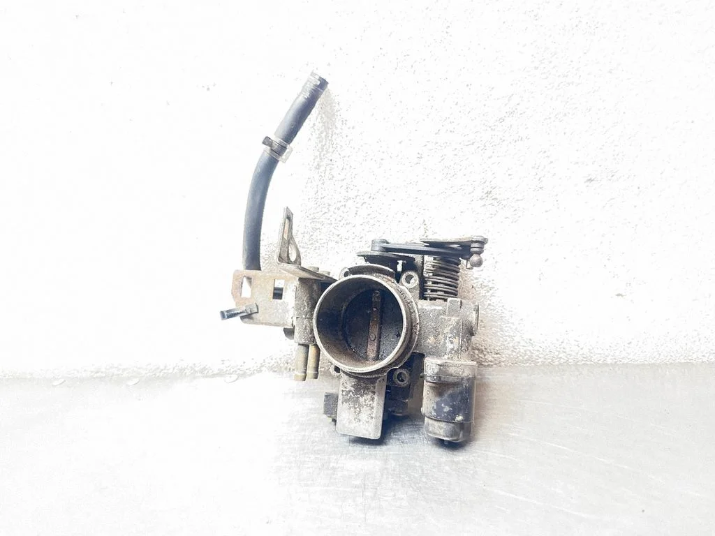 Throttle valve 06681