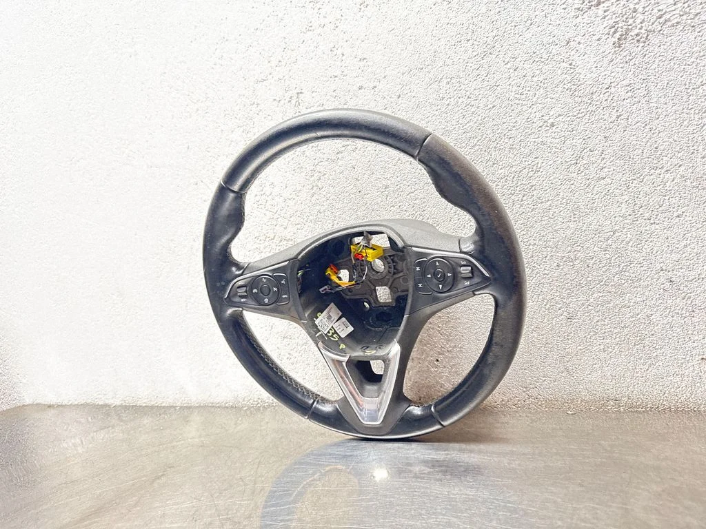Steering wheel 39096090