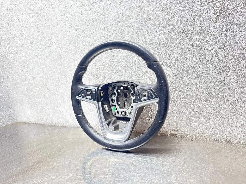 Steering wheel 13316547