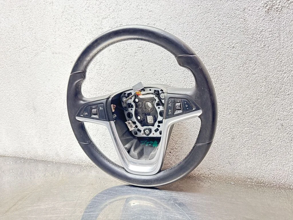 Steering wheel 13316547