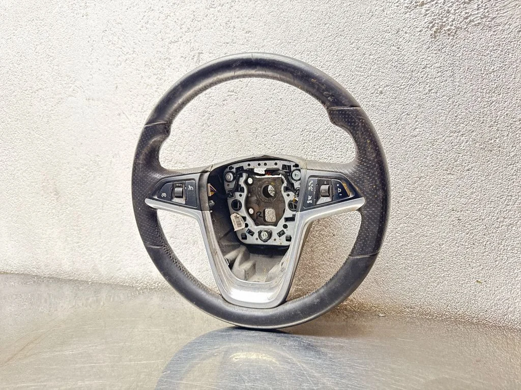 Steering wheel 13316540
