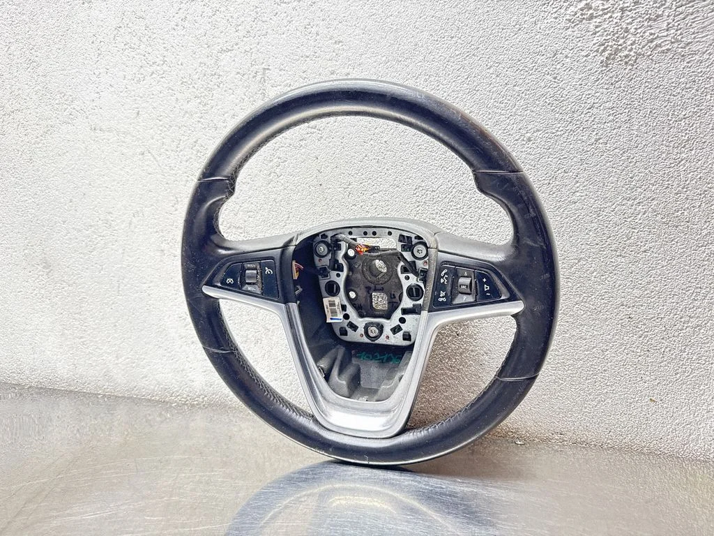 Steering wheel 13316547