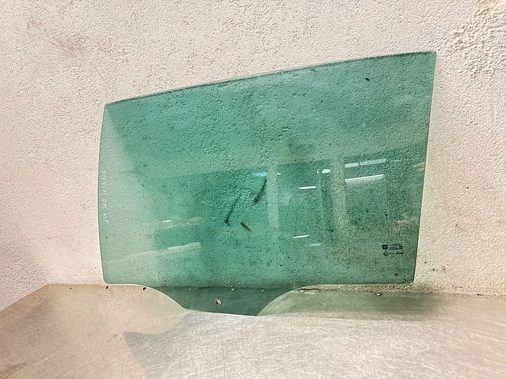 Tagaukse põhiklaas AS3M5240DOT682