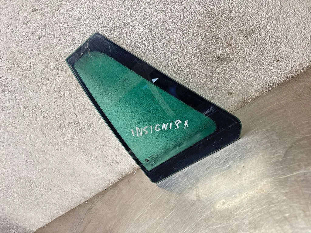 Rear vent window glass – Opel Insignia A (2008-2017)