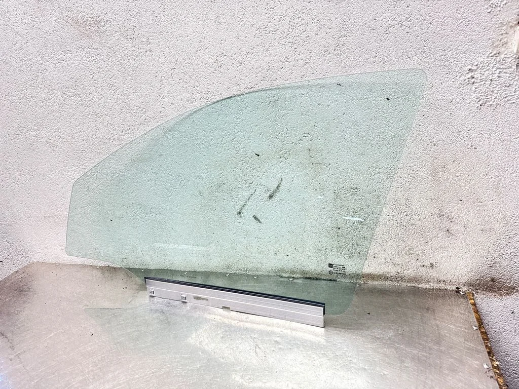 Front door window glass four-door DOT36AS2M129