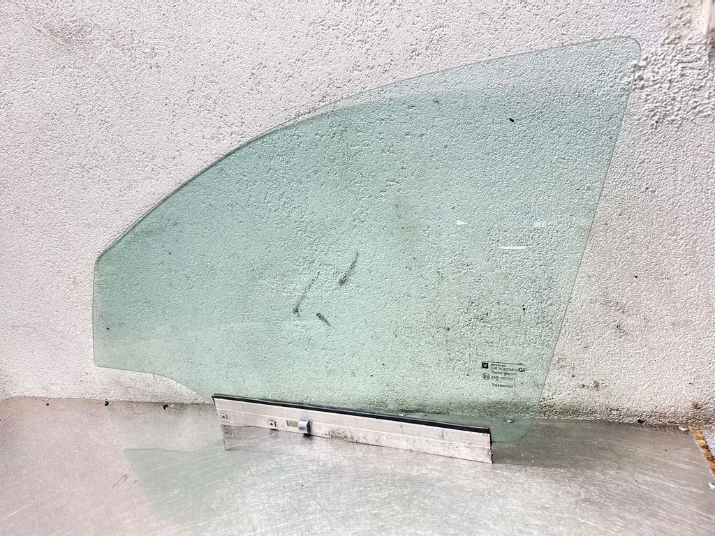 Front door window glass four-door DOT36AS2M129