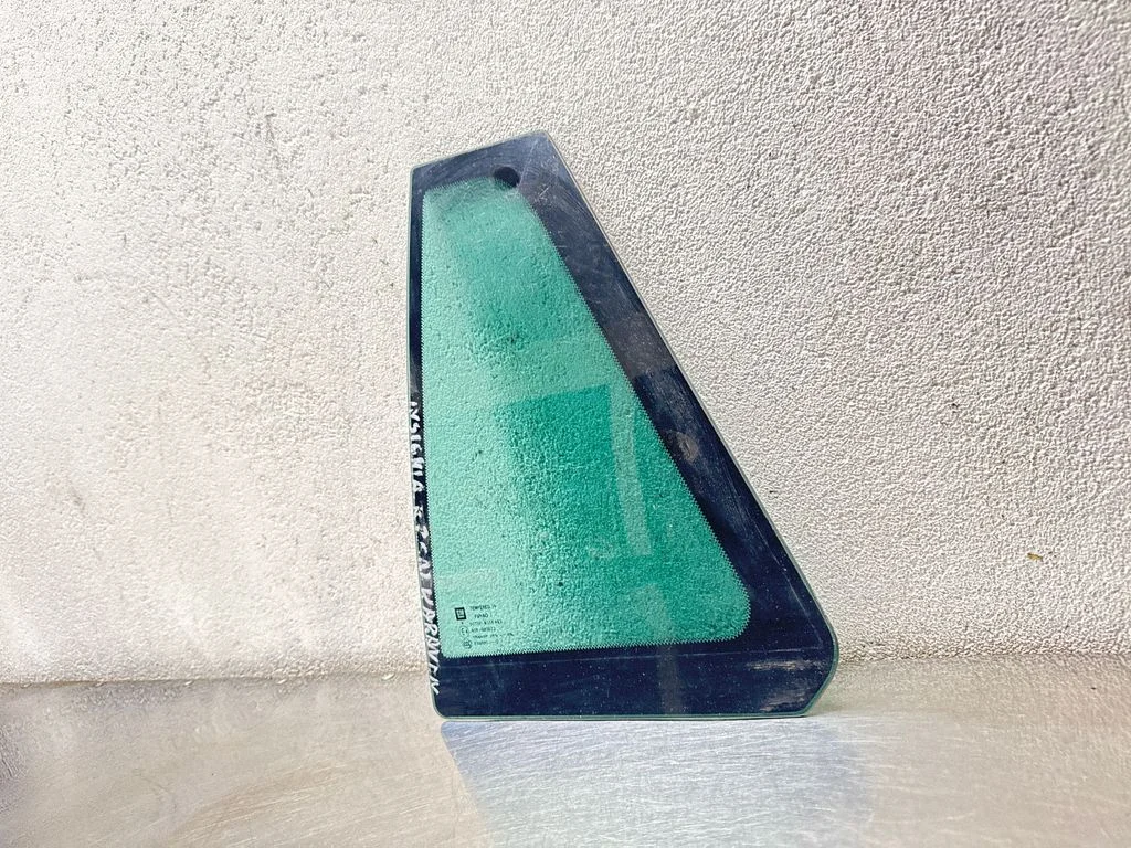 Rear vent window glass – Opel Insignia A (2008-2017)