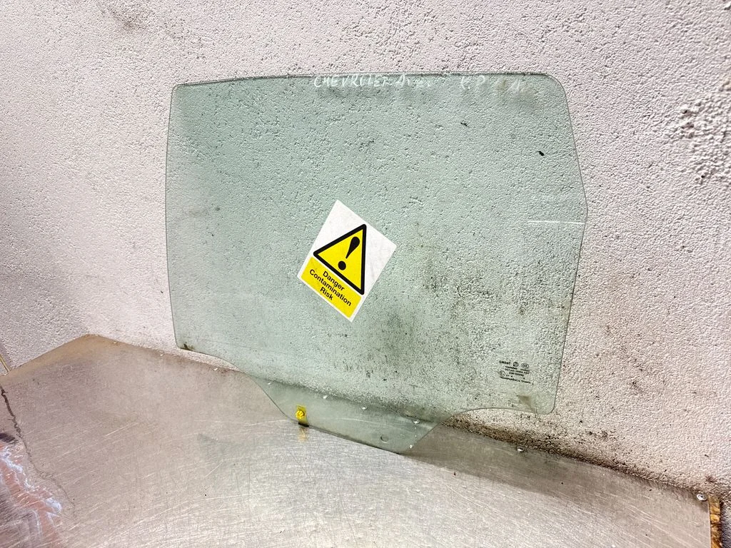 Rear door window glass DOT481M532AS2