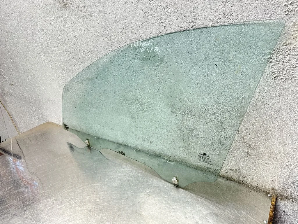 Front door window glass four-door DOT184AS2M432