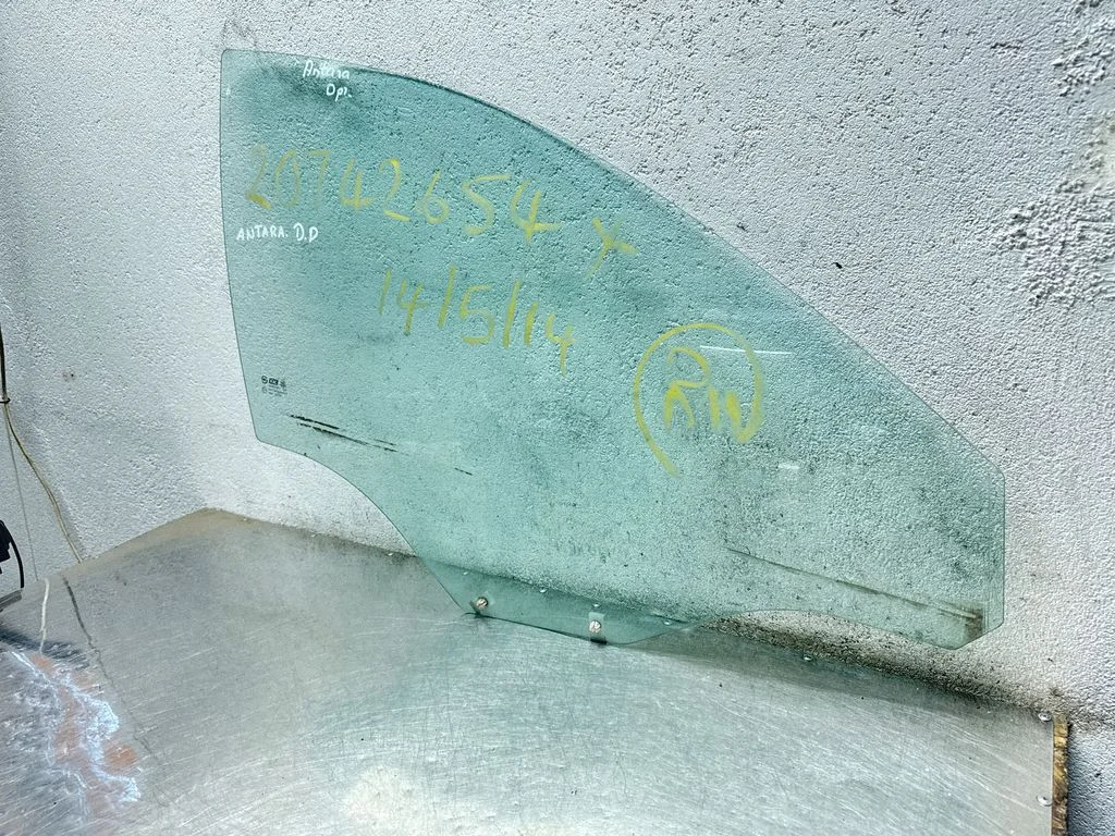 Pagrindinis priekinių durų stiklas (keturdurio)