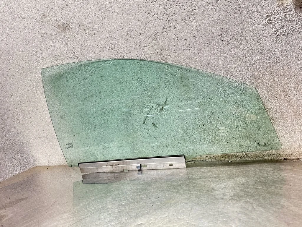 Esiukse põhiklaas (neljaukselise) DOT27M24100AS2