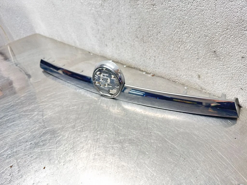 Front grill 464192822