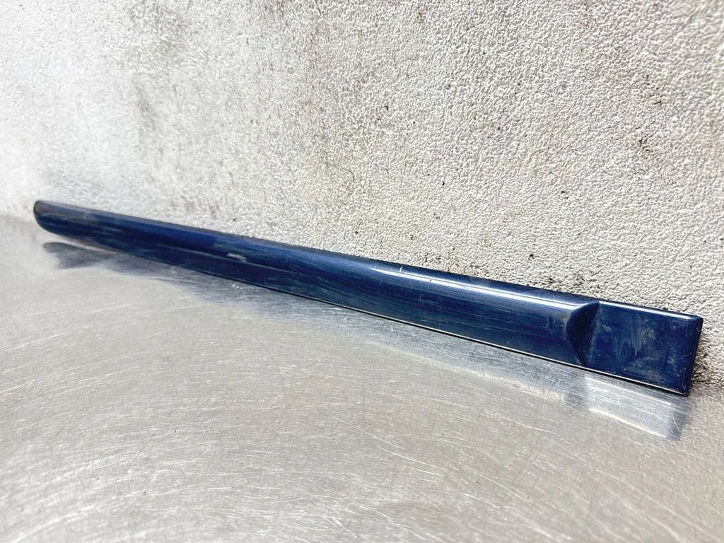 Listwa drzwi tylnych 90586910
