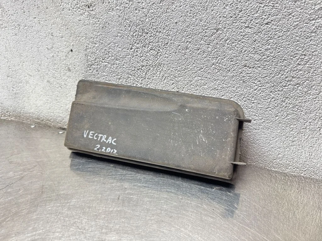 Fuse box cover 24438039