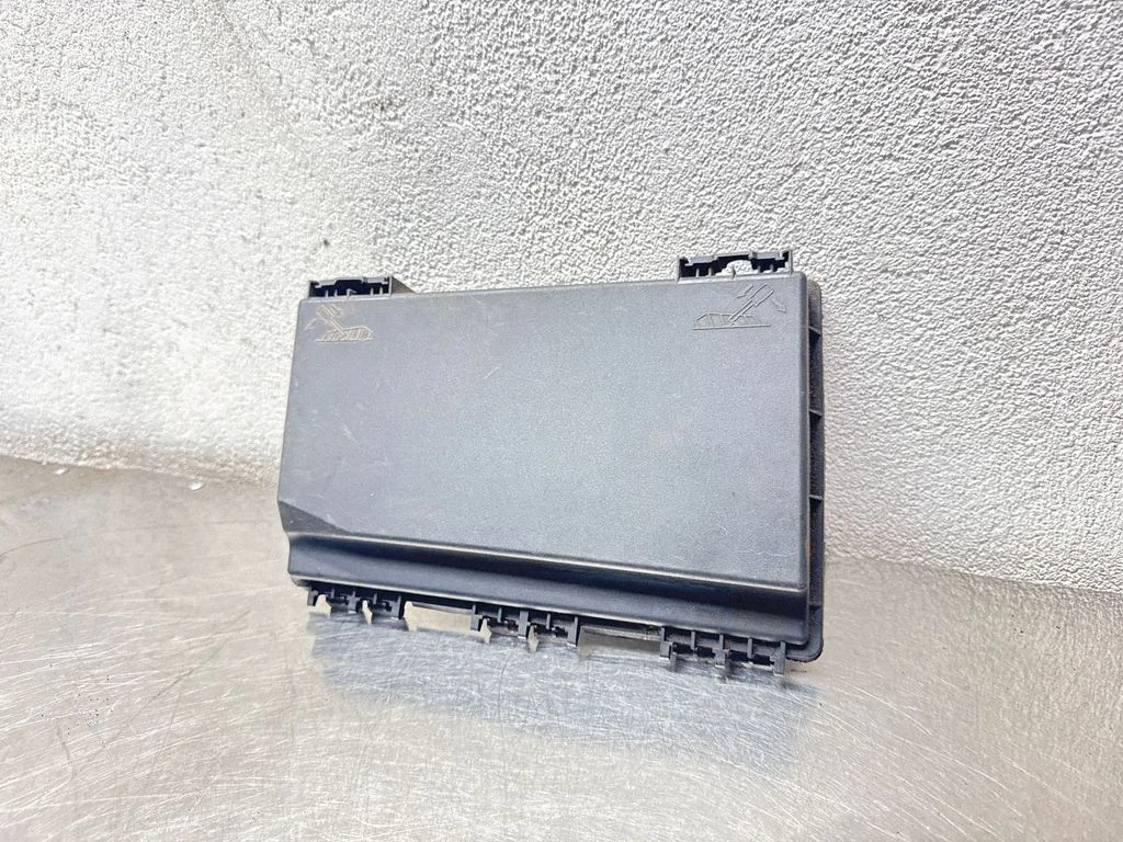 Fuse box cover 13125865