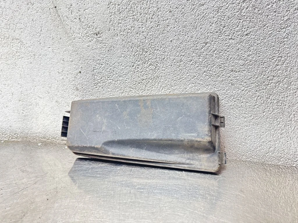Fuse box cover 24438039