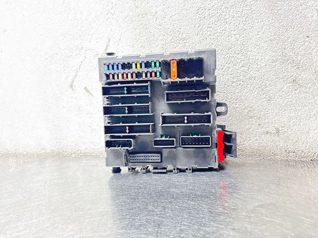 Drošinātāju kārba (komplekts) 93184327