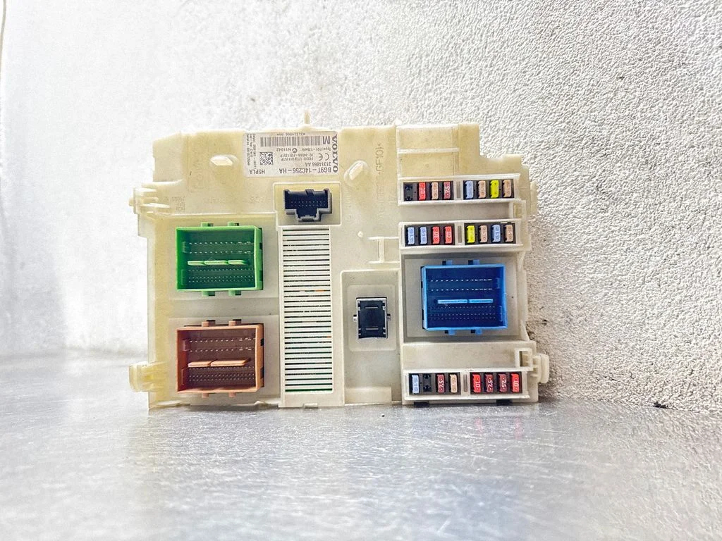 Drošinātāju bloks BG9T14C256HA
