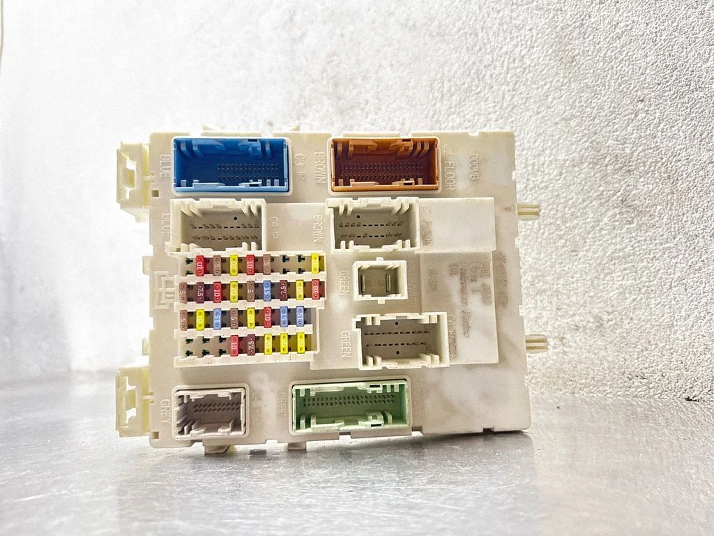 Drošinātāju bloks AV6T9A340AAA