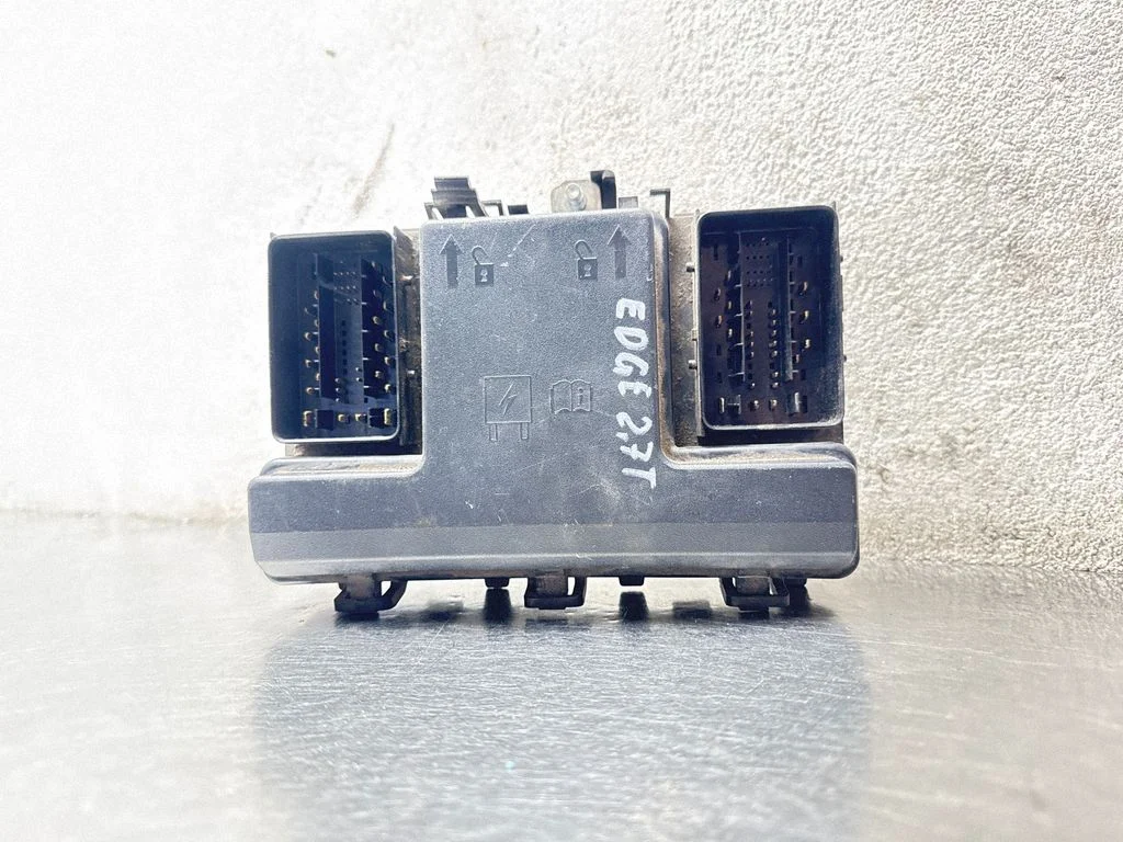 Fuse module F2GT14A067BB01 – Ford Edge II (2015-)