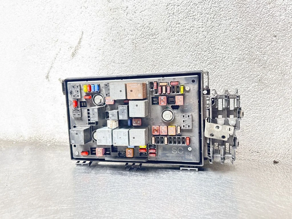 Drošinātāju bloks 13343981