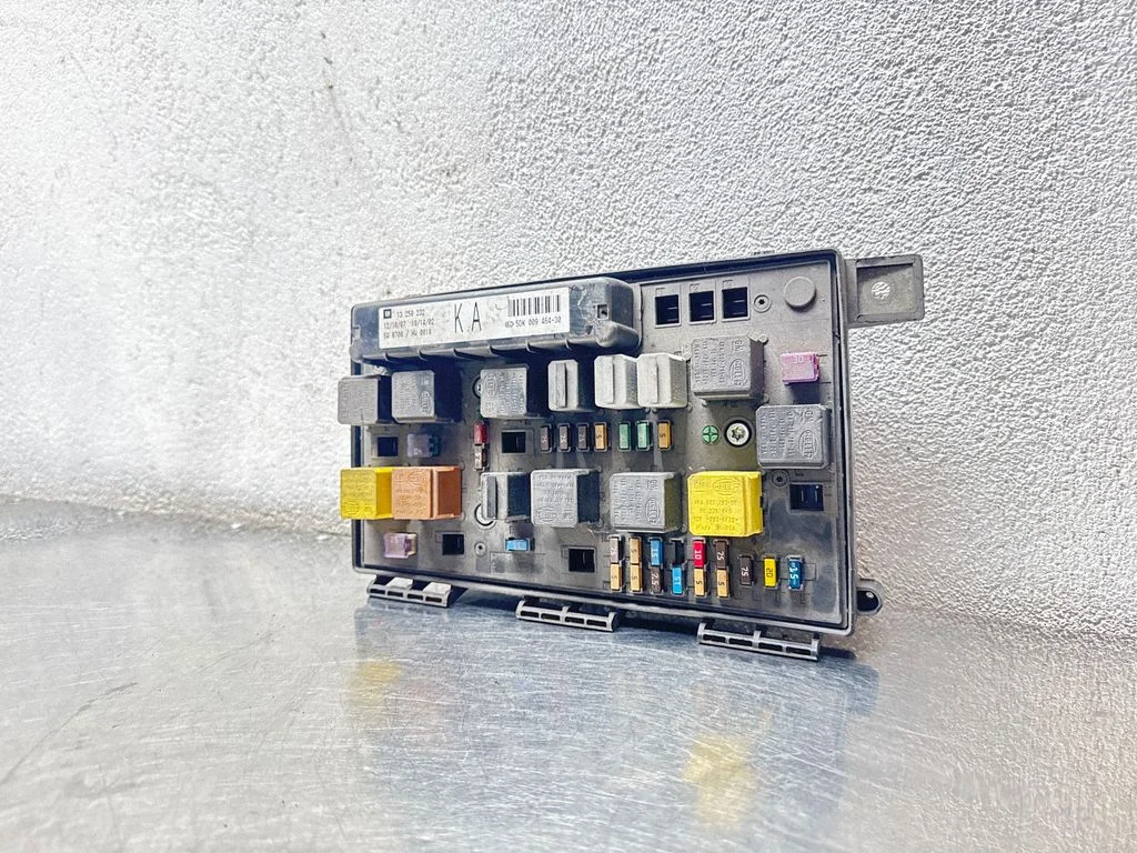 Drošinātāju bloks 13250232