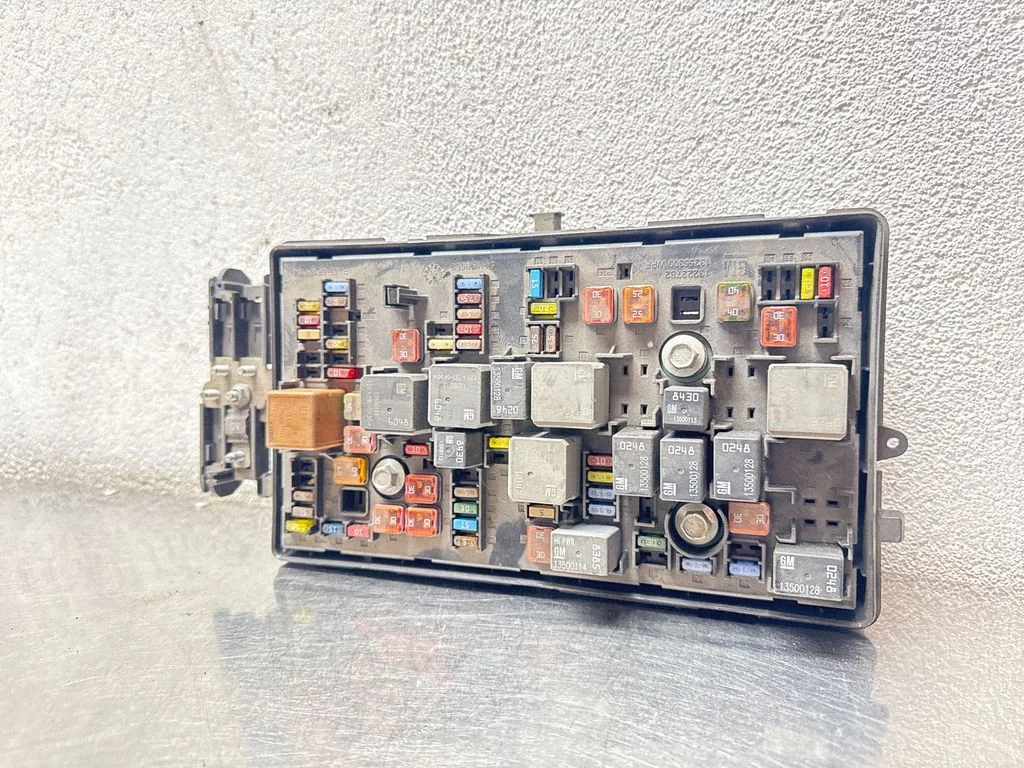 Drošinātāju bloks 13275881