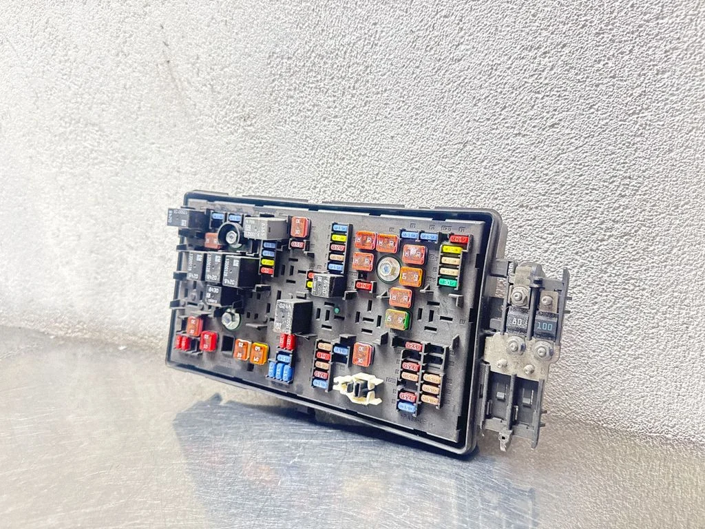 Drošinātāju bloks 13275884