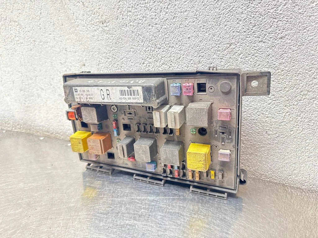 Drošinātāju bloks – Opel Astra H (2004-2012)