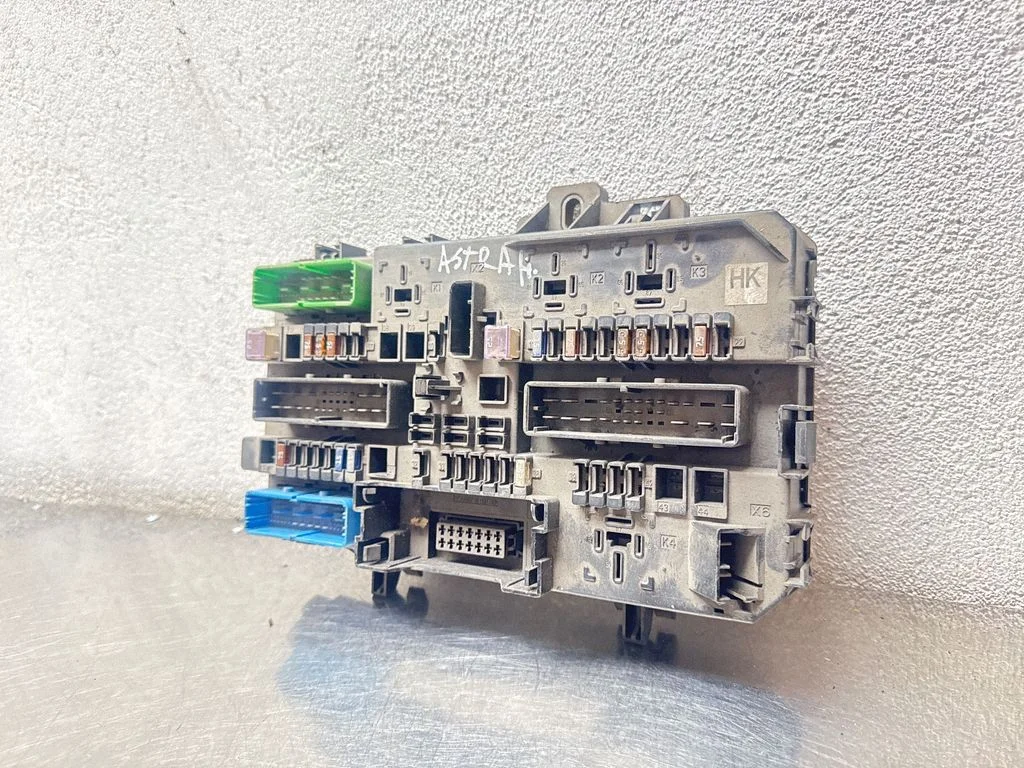 Drošinātāju bloks – Opel Astra H (2004-2012)