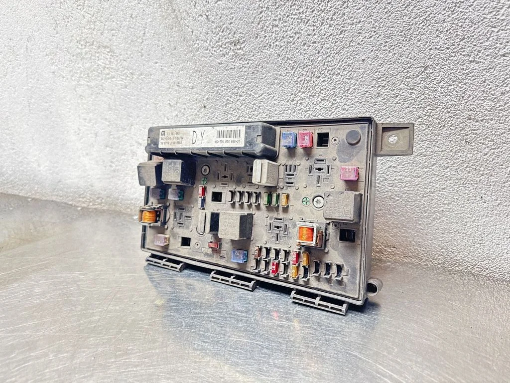 Fuse module – Opel Astra H (2004-2012)