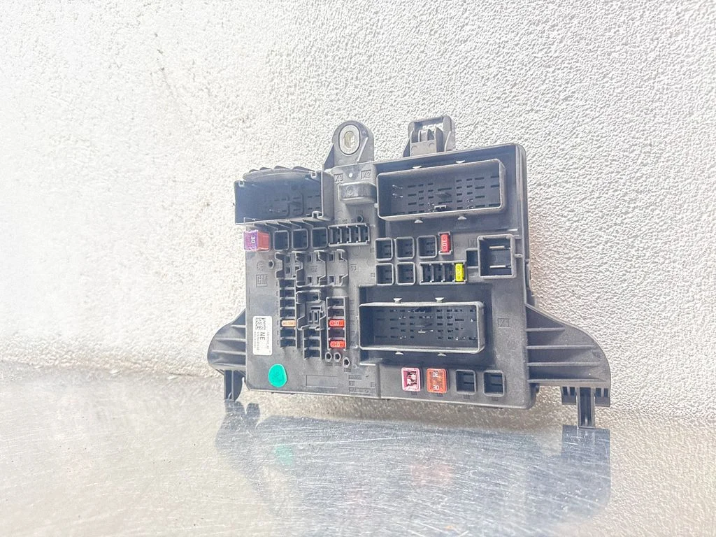 Fuse module – Opel Insignia A (2008-2017)