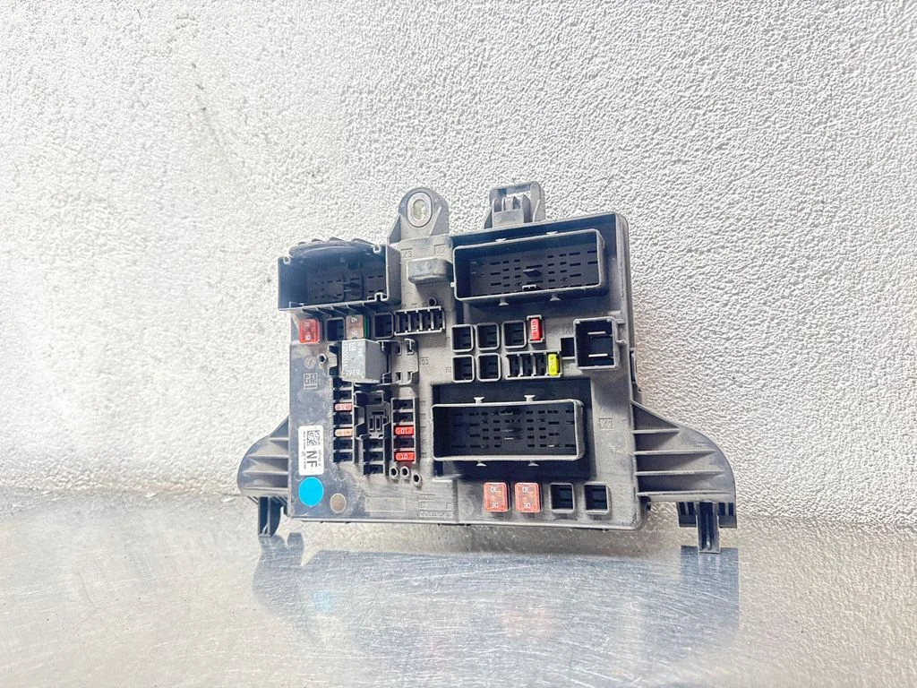Drošinātāju bloks 13277322