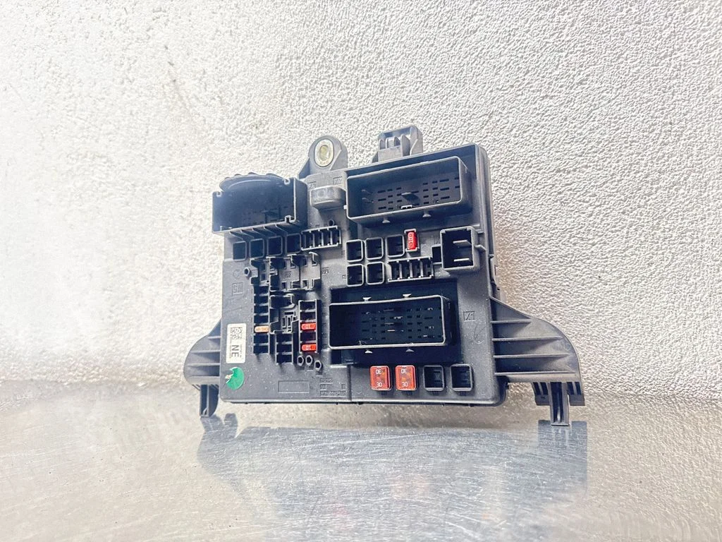 Fuse module – Opel Insignia A (2008-2017)