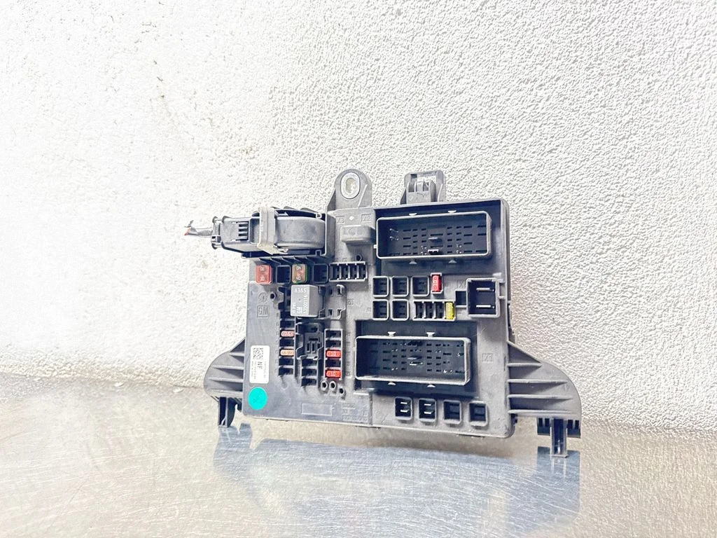 Drošinātāju bloks 13277322