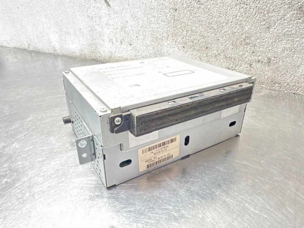 Radio/CD/DVD atskaņotājs/navigācija 31358278