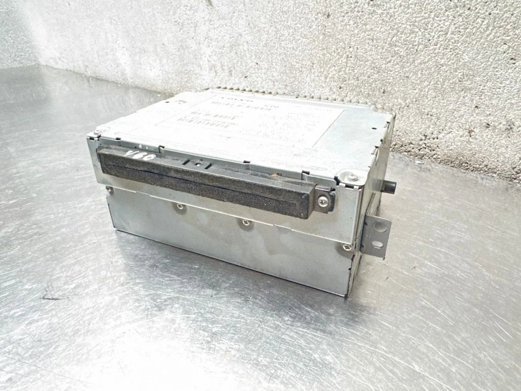 Radio/CD/DVD/GPS head unit – Volvo V60 (2013-2018)