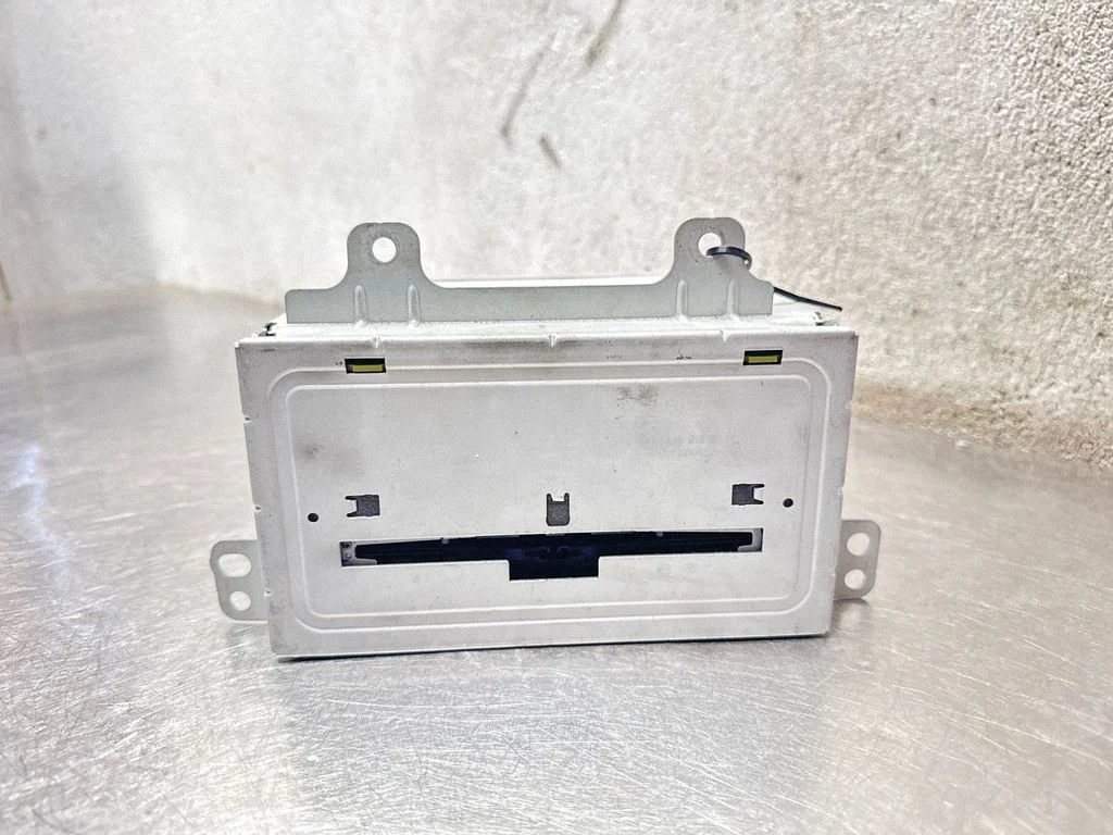Radio/CD/DVD/GPS head unit 22739813