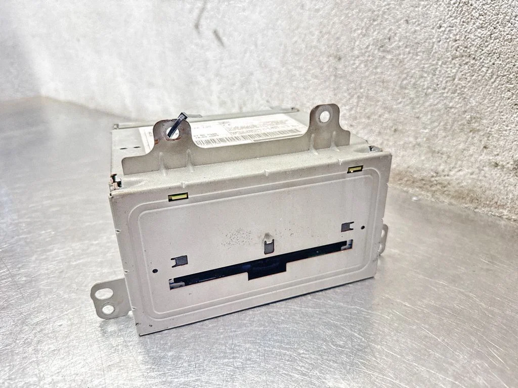 Radio/CD/DVD/GPS head unit 13328735
